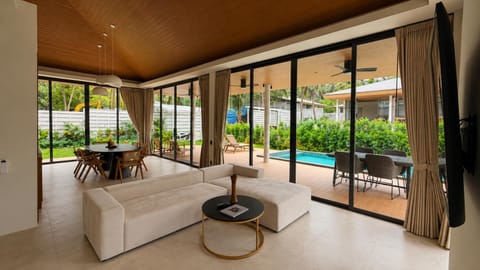 Patio, Day, Garden, View (from property/room), Balcony/Terrace, Living room, Seating area, Garden view, Pool view, Swimming pool, sunbed