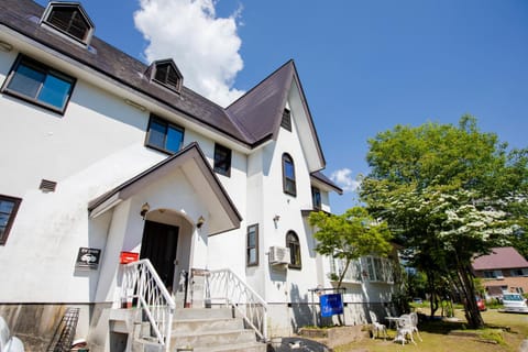 Property building, Day