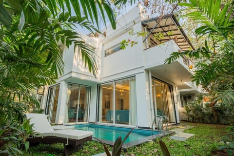 Property building, Swimming pool