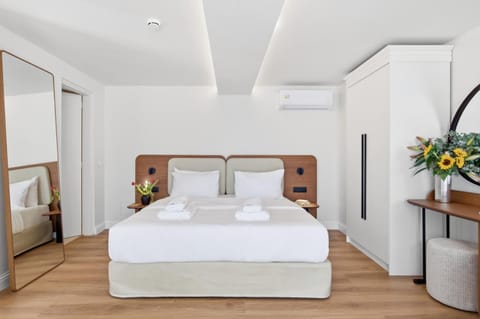 Bed, Photo of the whole room, Bedroom, towels, wardrobe, air conditioner