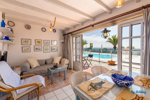 Patio, Balcony/Terrace, Living room, Dining area, Pool view, Swimming pool, sunbed