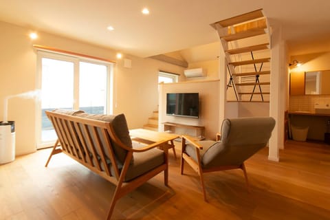 Communal lounge/ TV room
