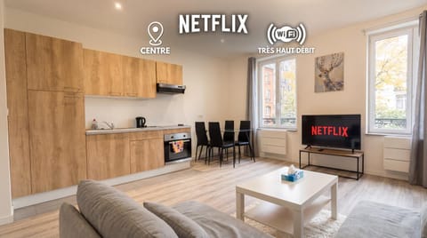 Communal lounge/ TV room, TV and multimedia, Kitchen or kitchenette, Living room, internet, internet, stove, stove, kitchen, kitchen