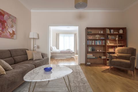 Library, Living room, Seating area