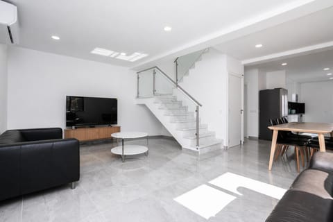 Communal lounge/ TV room, Living room