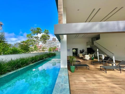 Swimming pool, sunbed