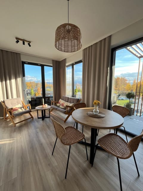 Living room, Seating area, Dining area, Mountain view