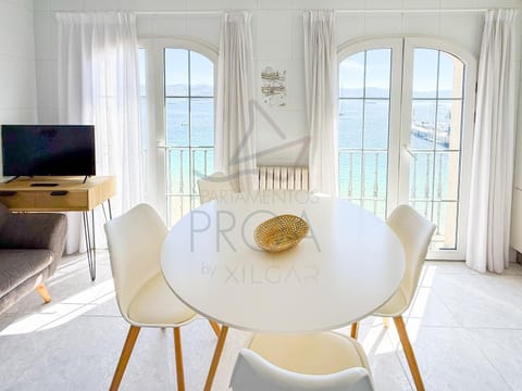 Natural landscape, TV and multimedia, Kitchen or kitchenette, Living room, Seating area, Dining area, Sea view