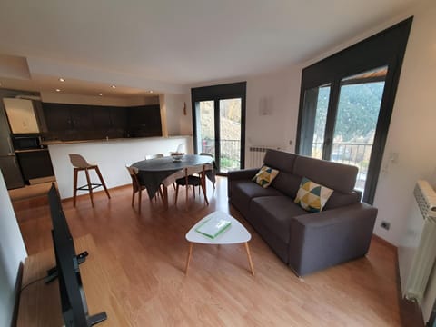 Kitchen or kitchenette, Living room, Dining area