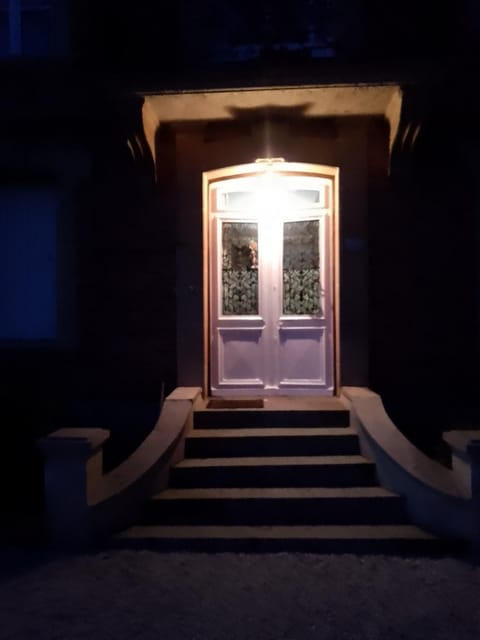 Facade/entrance, Night