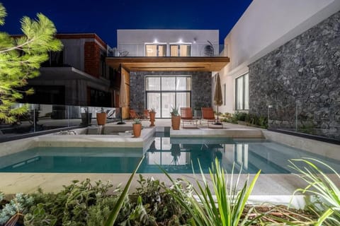 Garden, Swimming pool