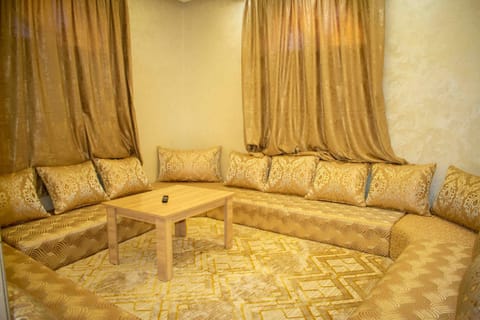 Communal lounge/ TV room, TV and multimedia, Coffee/tea facilities, Living room, Meeting/conference room