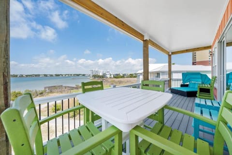 Patio, Day, View (from property/room), Balcony/Terrace, Seating area, Dining area, Sea view