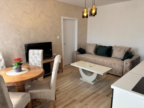 TV and multimedia, Living room, Dining area