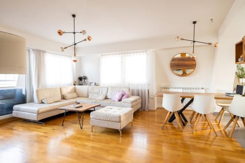 Living room, Family