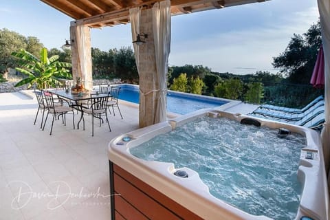 Swimming pool, Location, children, Family