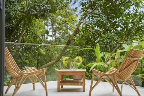 View (from property/room), Balcony/Terrace, Garden view