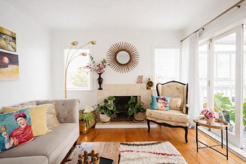 Living room, Seating area