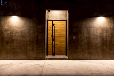 Facade/entrance