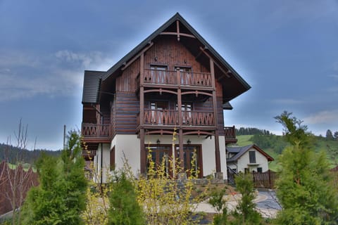 Property building, Day