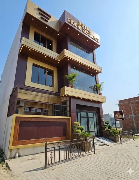 Property building, Day