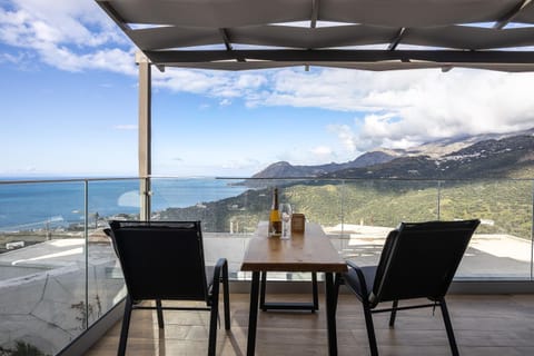 Patio, Day, Natural landscape, Balcony/Terrace, Dining area, Sea view