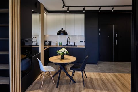 Kitchen or kitchenette, Seating area, Dining area, kitchen