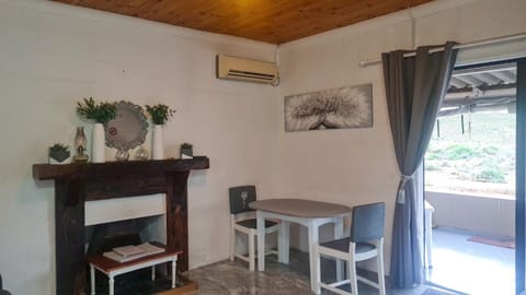 Living room, Seating area, air conditioner