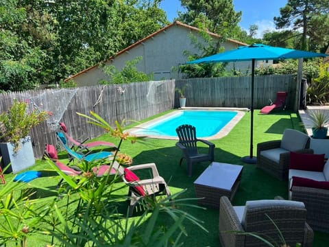 Patio, Garden, Garden view, Pool view, Swimming pool, sunbed