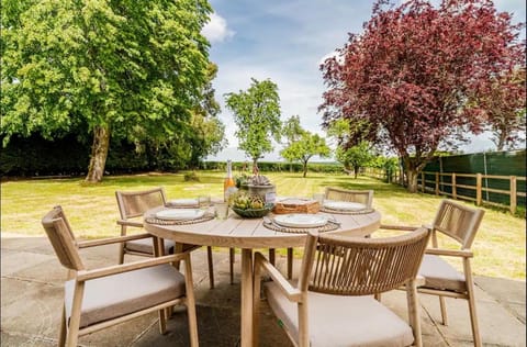 Day, BBQ facilities, Garden, Seating area, Garden view