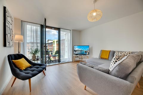 Communal lounge/ TV room, Living room, Seating area