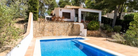 Property building, Garden, Garden, Garden view, Pool view, Swimming pool