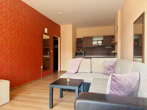 Kitchen or kitchenette, Living room