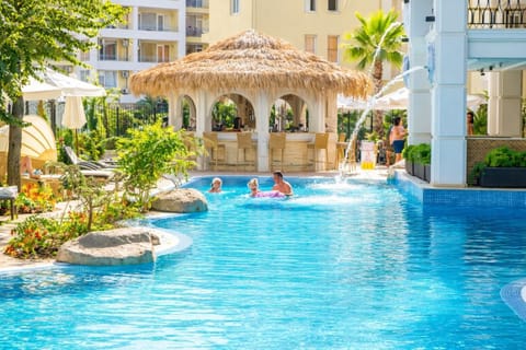 Lounge or bar, Swimming pool, Swimming pool, sunbed