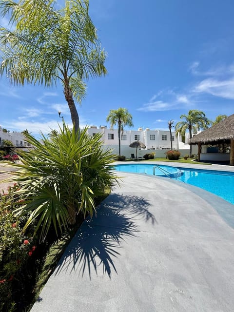 Day, Garden, Swimming pool