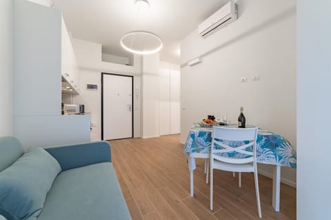 Living room, Seating area, Dining area, air conditioner