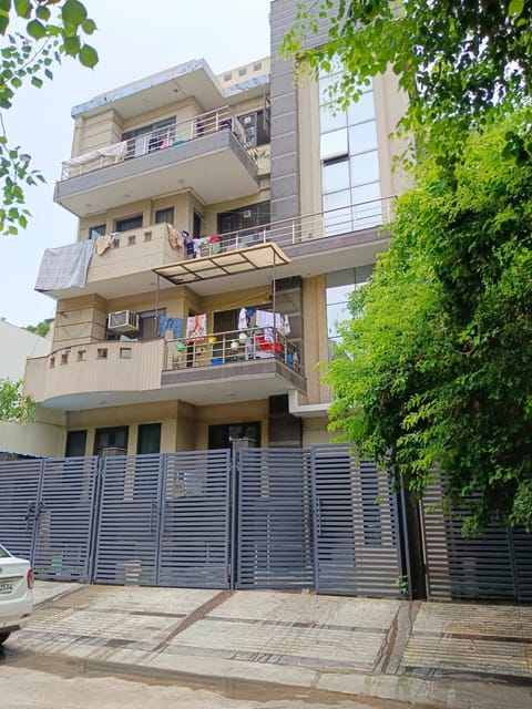 Property building, Balcony/Terrace