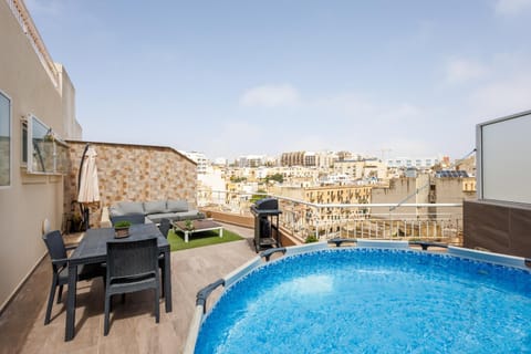 Balcony/Terrace, Pool view, Swimming pool