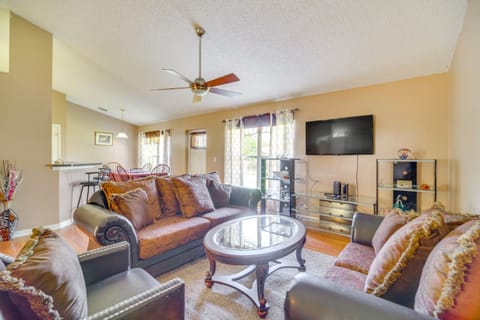Communal lounge/ TV room, TV and multimedia, Living room