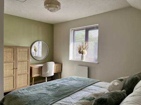 Bedroom, wardrobe