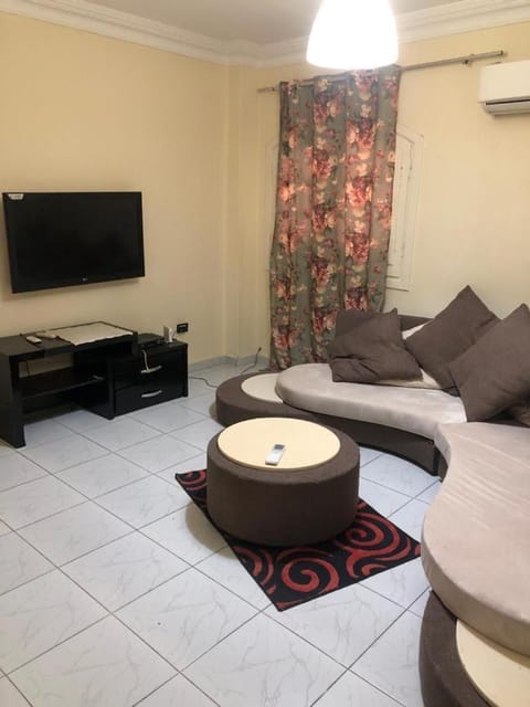 Communal lounge/ TV room, TV and multimedia, Living room, Seating area, Evening entertainment, air conditioner