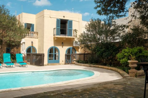 Patio, Day, Natural landscape, Summer, Garden, View (from property/room), Balcony/Terrace, Garden view, Pool view, Swimming pool, sunbed