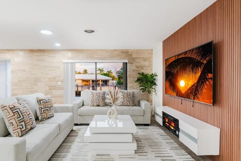 TV and multimedia, Living room, Seating area