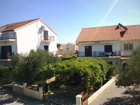 Property building, Garden, Street view