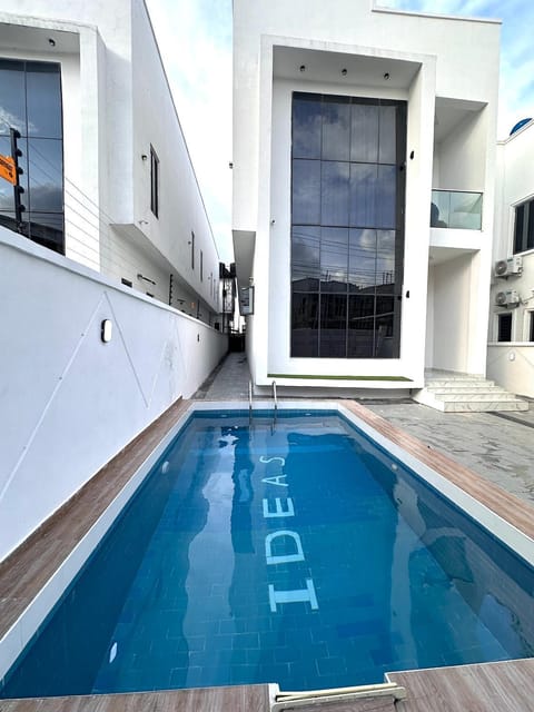 Property building, Swimming pool
