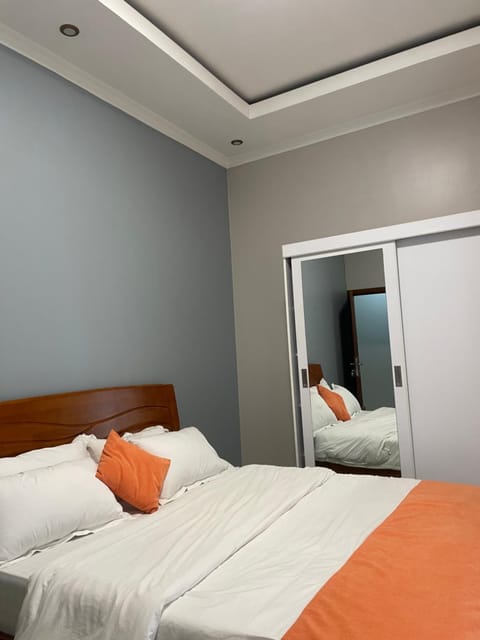 Bed, Photo of the whole room, Bedroom, wardrobe