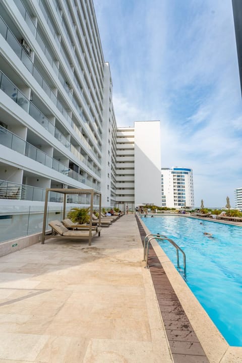 Property building, Day, Pool view, Swimming pool