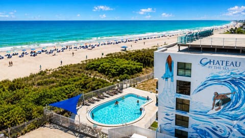Property building, Patio, Beach, Beach, Sea view, Sea view, Swimming pool