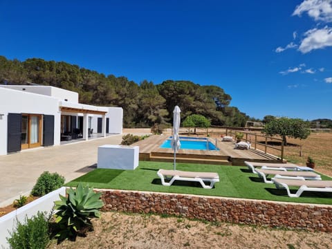 Property building, Pool view