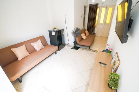 Communal lounge/ TV room, TV and multimedia, Living room, Seating area